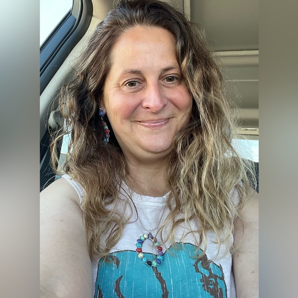 Meet your Posher, Rhonda - Picture 1 of 5